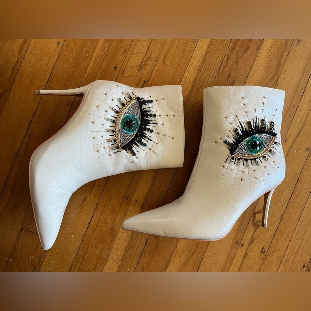 Kurt Geiger London Belgravia Embellished Eye Ankle Booties 38.5 8.5 beaded white